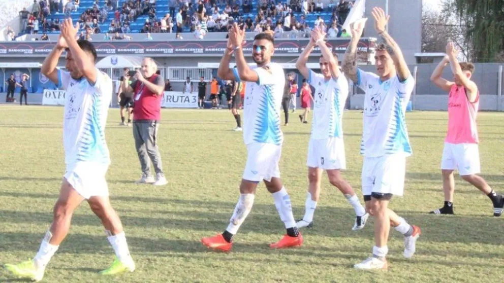 El Club Ciudad de Bolívar lo dio vuelta y se subió a la cima de la tabla