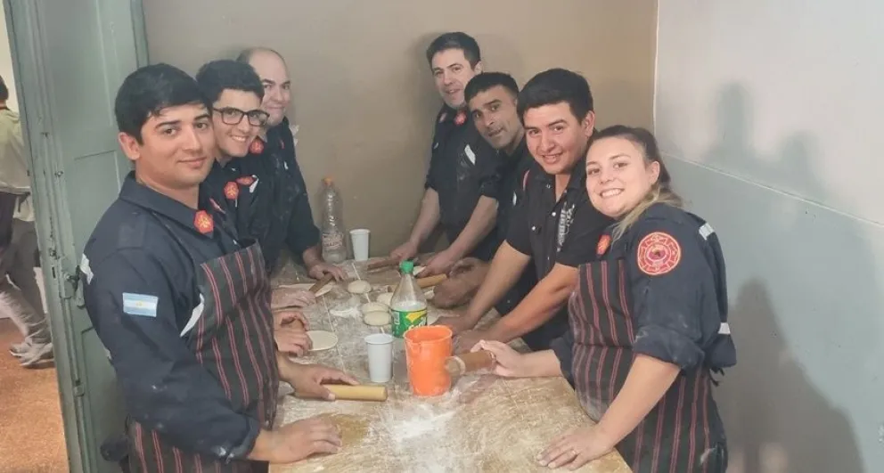 Vuelven las tortas fritas de Bomberos: cuánto salen y cómo encargarlas