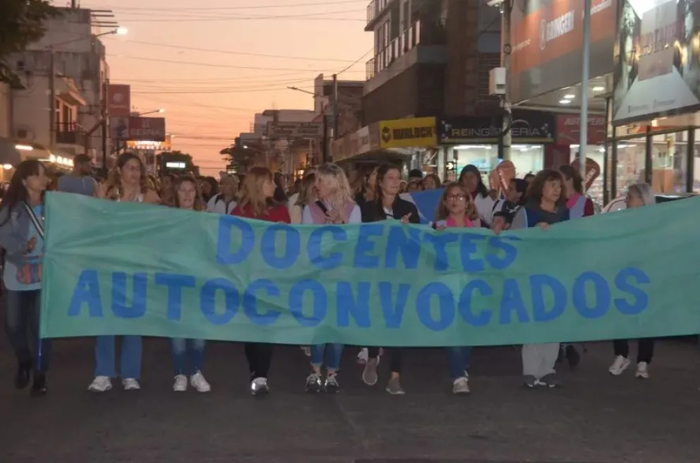 Docentes marcharon ante las denuncias de abuso en el nivel inicial y reclamaron la falta de contención de los gremios