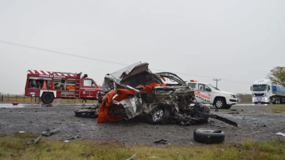 Accidente fatal en Ruta 51: tres personas fallecieron tras un choque frontal