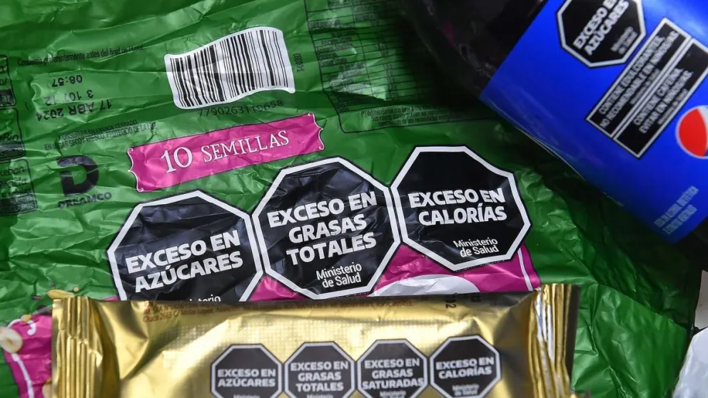 Con la ley de etiquetado frontal, se producen alimentos más saludables 