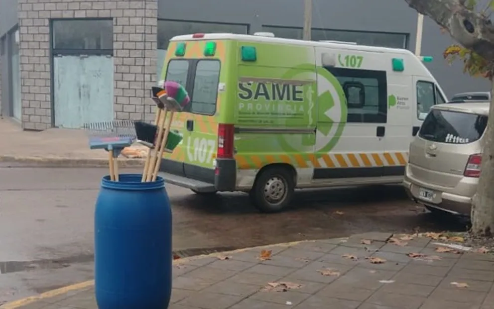 Una motociclista fue derivada al hospital tras accidentarse en la vía pública