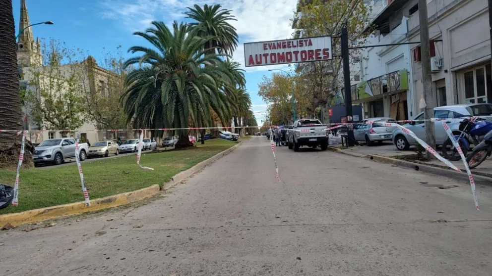 El conductor de una camioneta abrió la puerta e impactó contra una ciclista que fue hospitalizada