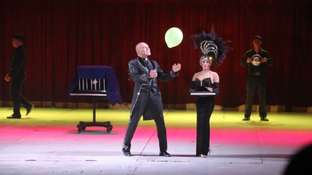 El Fantástico Circo Acuático hizo su primera presentación en Bolívar