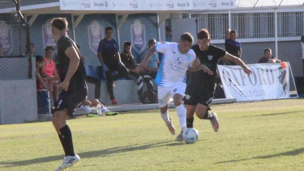 El Club Ciudad de Bolívar visita a Juventud Unida con el objetivo de seguir prendido