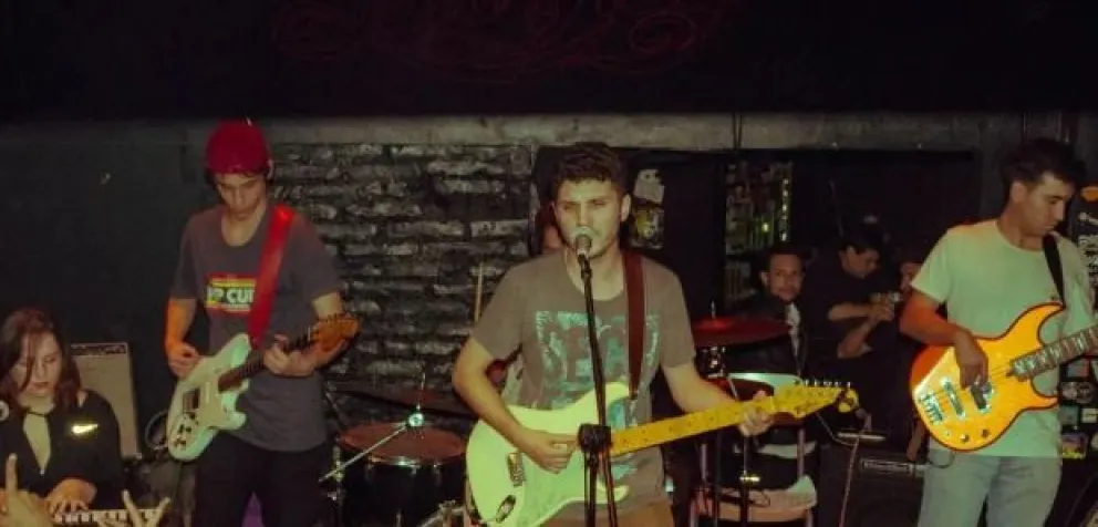 La banda bolivarense San Francisco Al Sur volvió al ruedo y brindó un recital en La Plata