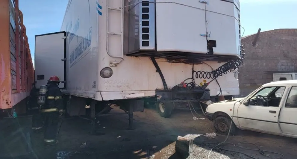 Se produjo un principio de incendio en un semi acoplado