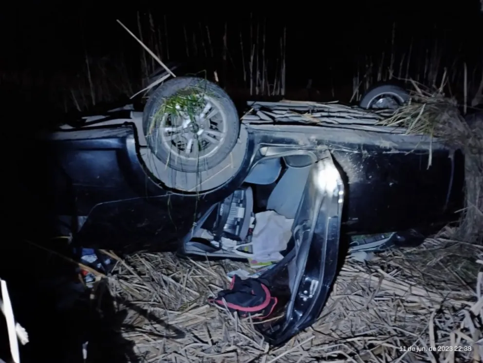 Tres personas fueron hospitalizadas tras un vuelco en la ruta 65