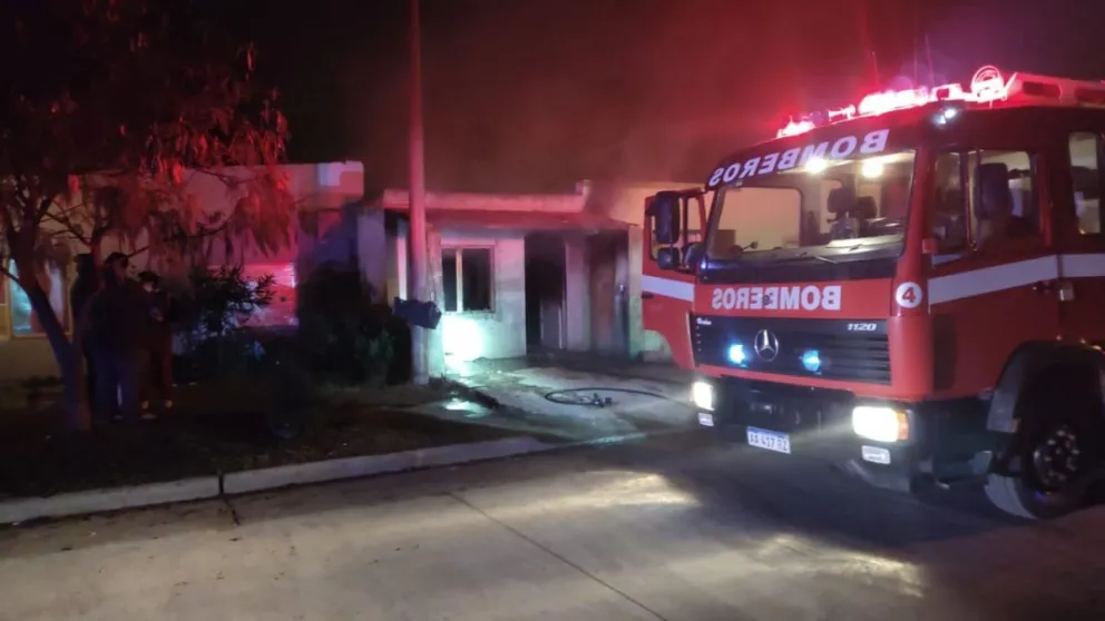 Se incendió una casa en barrio Pompeya y aseguran que fue intencional