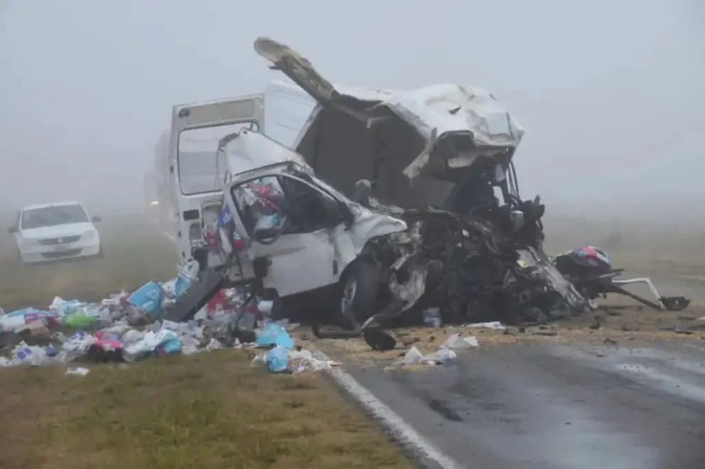 Choque fatal a la altura de Espigas: murió el conductor de una combi