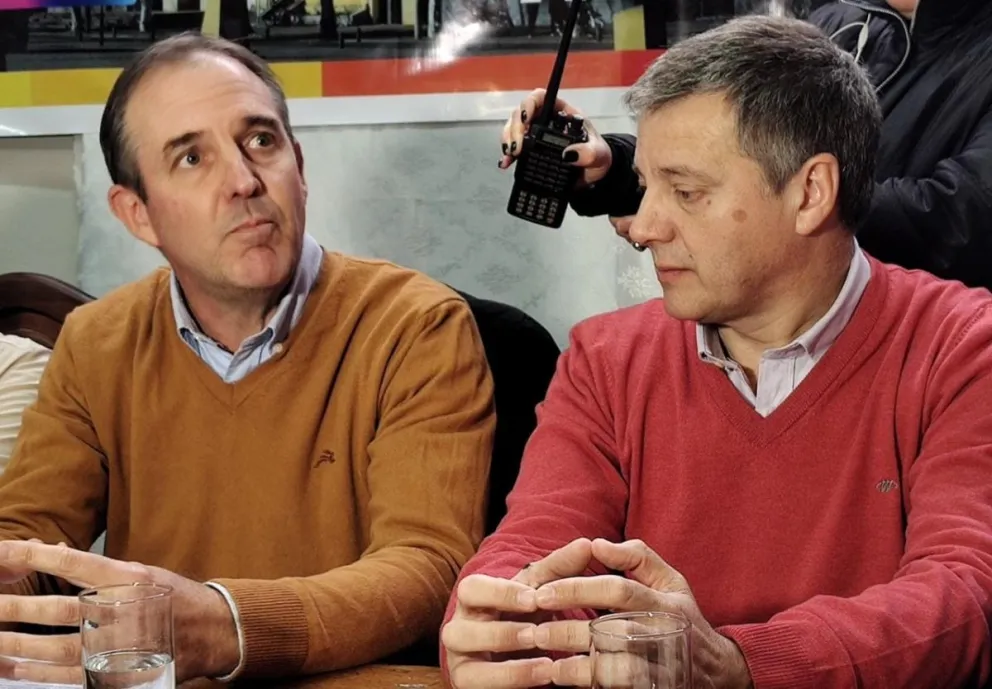 Morán mostró una foto de unidad radical junto a Erreca, aunque bajo una advertencia